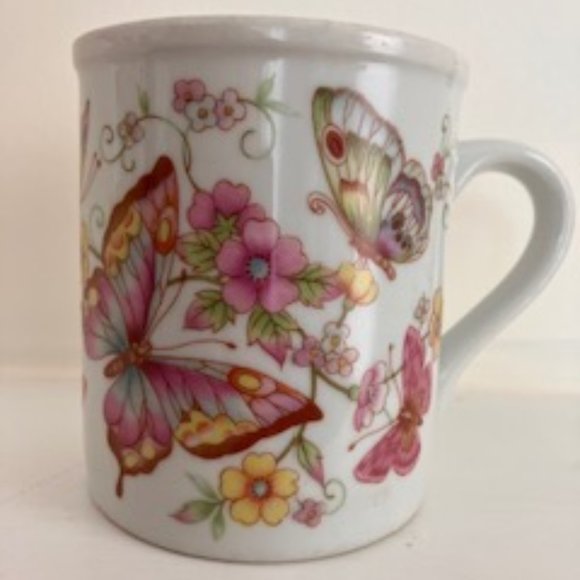 Beautiful Vintage Butterfly and Flowers Mug - The Toscany Collection - Japan - Picture 2 of 5